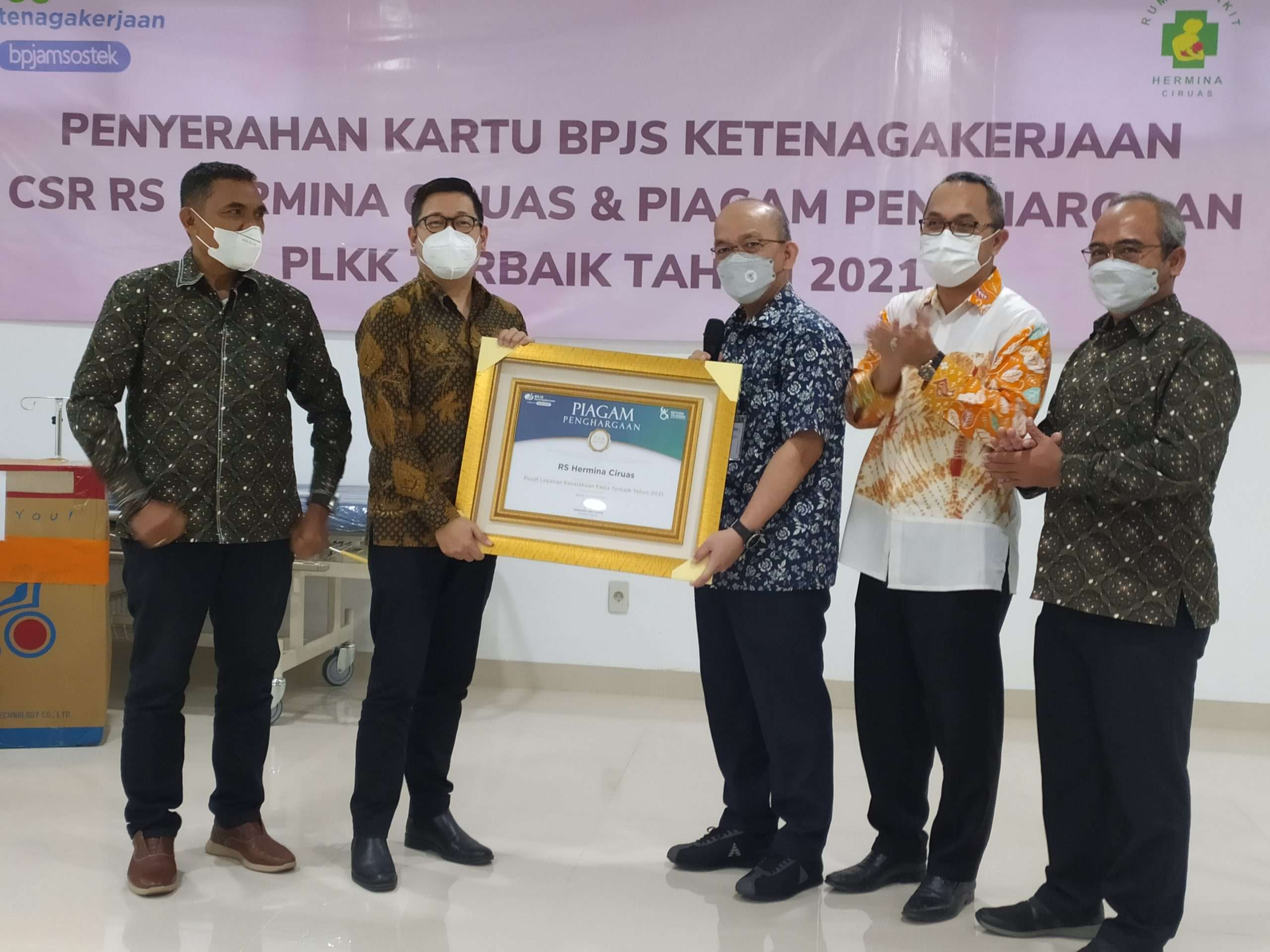 RS Hermina Ciruas Raih Penghargaan PLKK Terbaik Dari BPJS Ketenagakerjaan