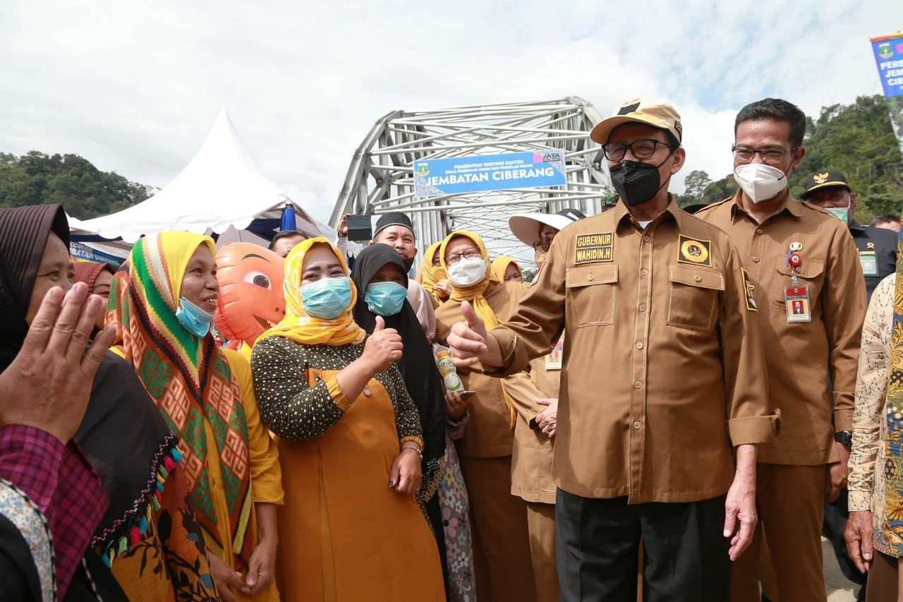 Jembatan Ciberang Diresmikan Gubernur WH, Masyarakat Bersuka Cita