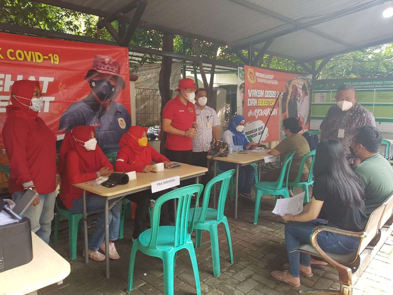 Covid-19 Segera Beralih Menjadi Endemik, Warga Cibodas Ramai-ramai Ikuti Vaksinasi
