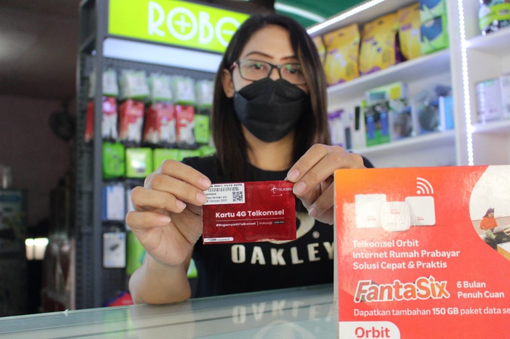 This image has an empty alt attribute; its file name is upgrade-jaringan-4G-Telkomsel-3-1024x682.jpeg