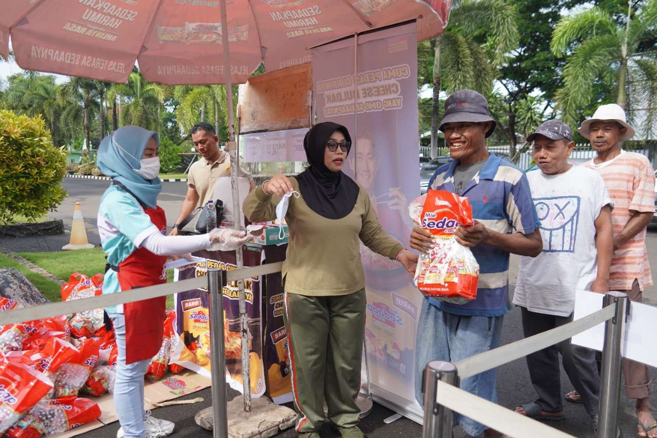HUT TNI ke 77 dan Jumat Berkah, Ajenrem 064/MY Ajendam III/Slw: Berbagai Itu Indah
