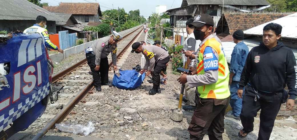 Pelajar Tewas Tertabrak Kereta Api di Cilegon