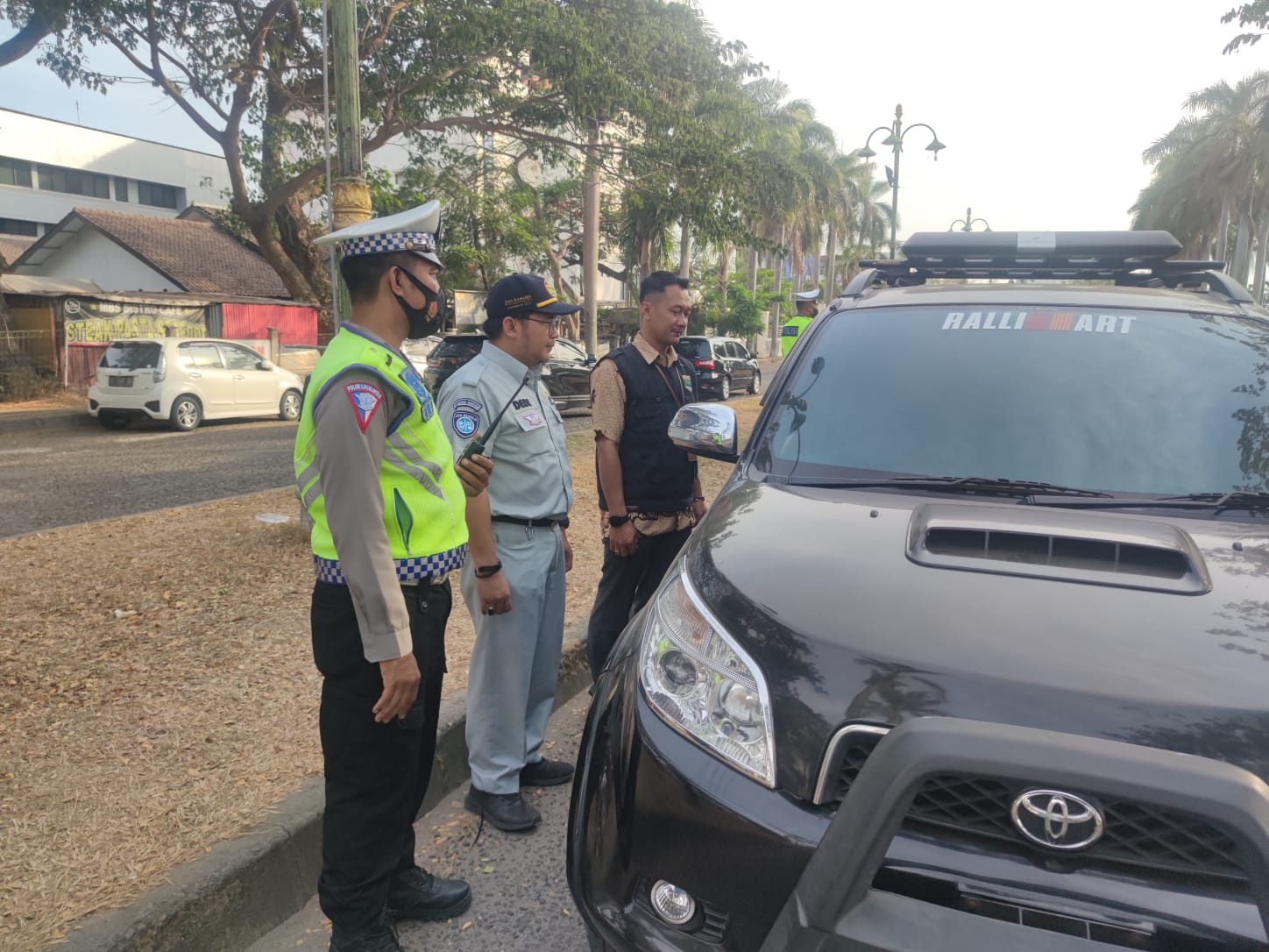 Tingkatkan Kepatuhan PKB dan SWDKLLJ Pemilik Kendaraan Bermotor, SAMSAT Cilegon Kembali Gelar Operasi Gabungan di Wilayah Kota Cilegon