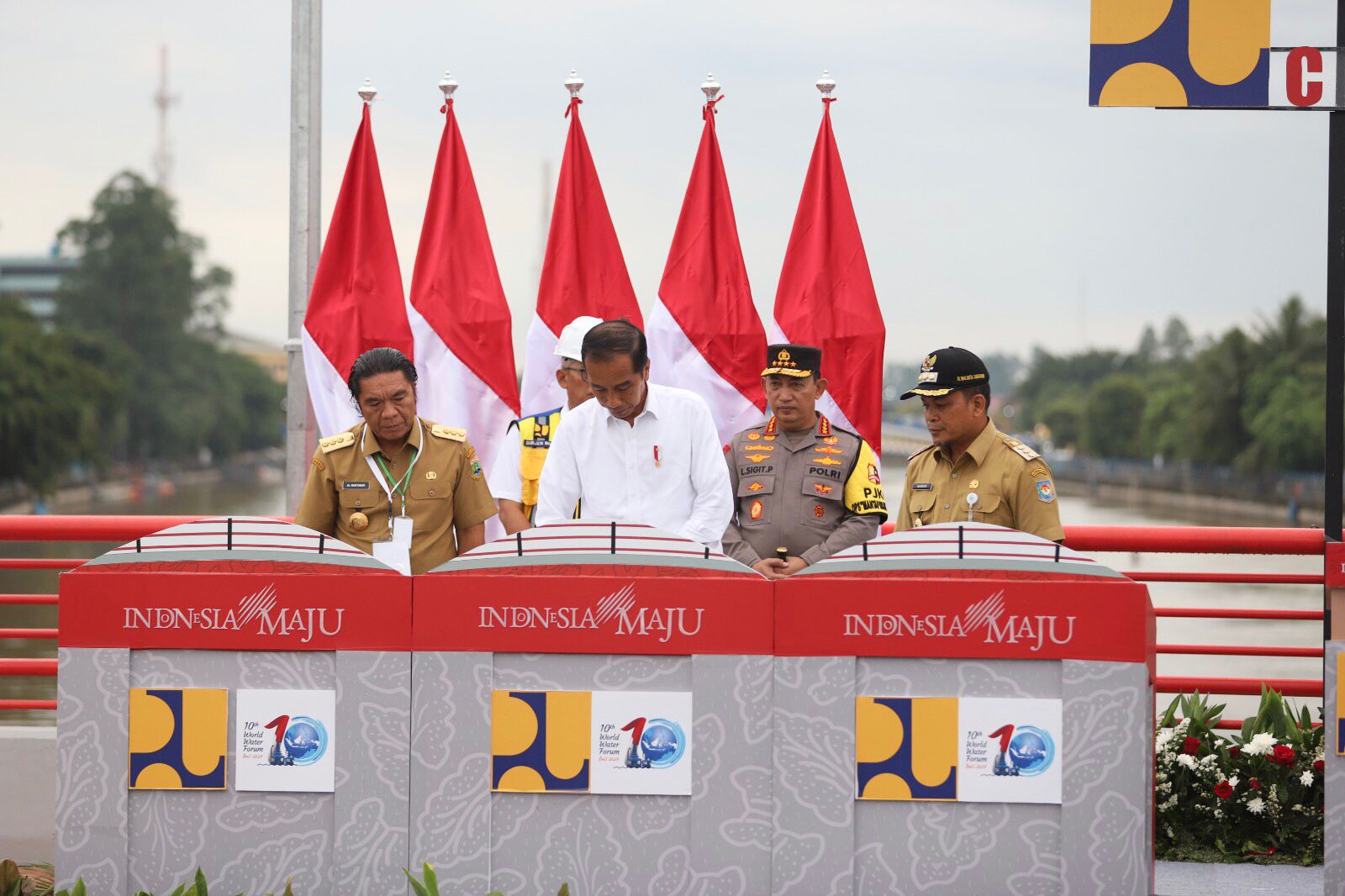 Warga Sambut Antusias Kedatangan Presiden Jokowi di Kota Tangerang