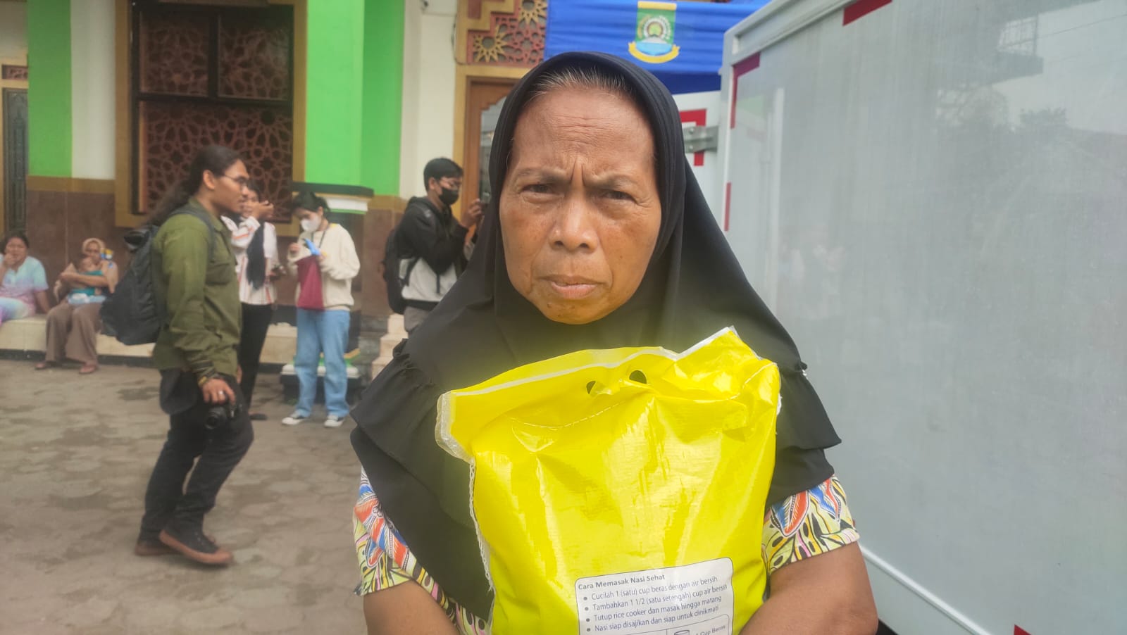 Antusias Warga Belanja di Bazar Beras Murah DKP Kota Tangerang