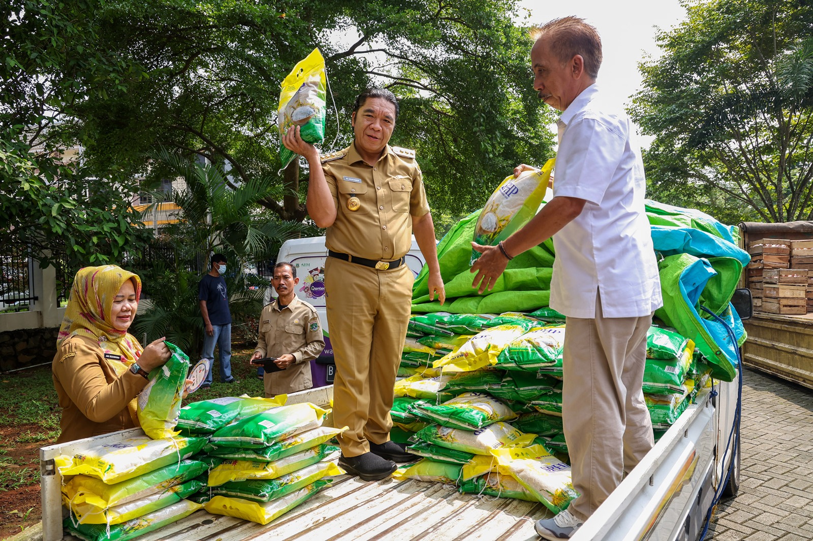 Pj Gubernur Banten Al Muktabar: Harga Bahan Pokok Semakin Terkendali