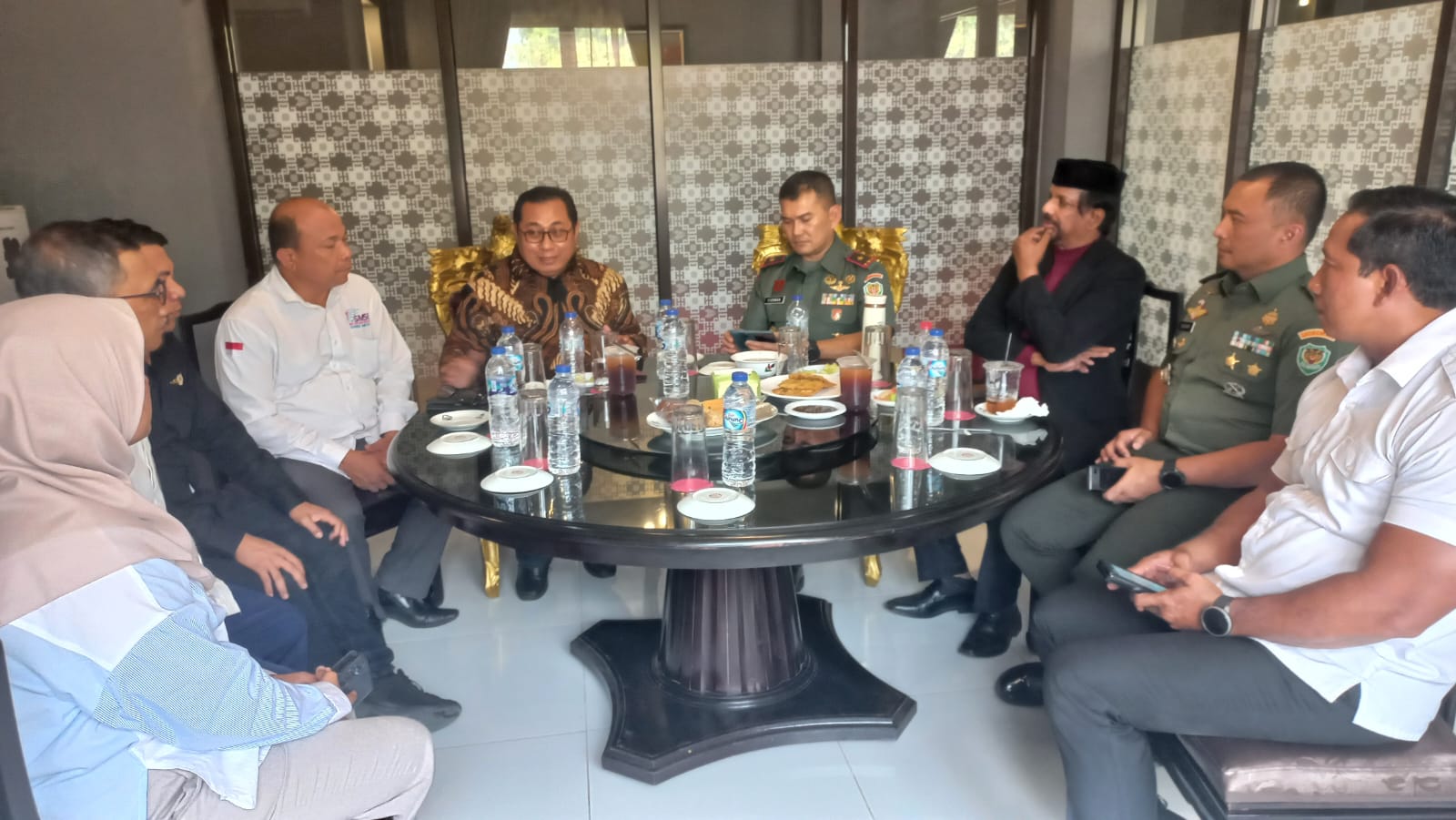Ketum SMSI Pusat Firdaus Kenalkan Konsep Pendidikan Jurnalistik di JBS ke Danrem 064/Maulana Yusuf