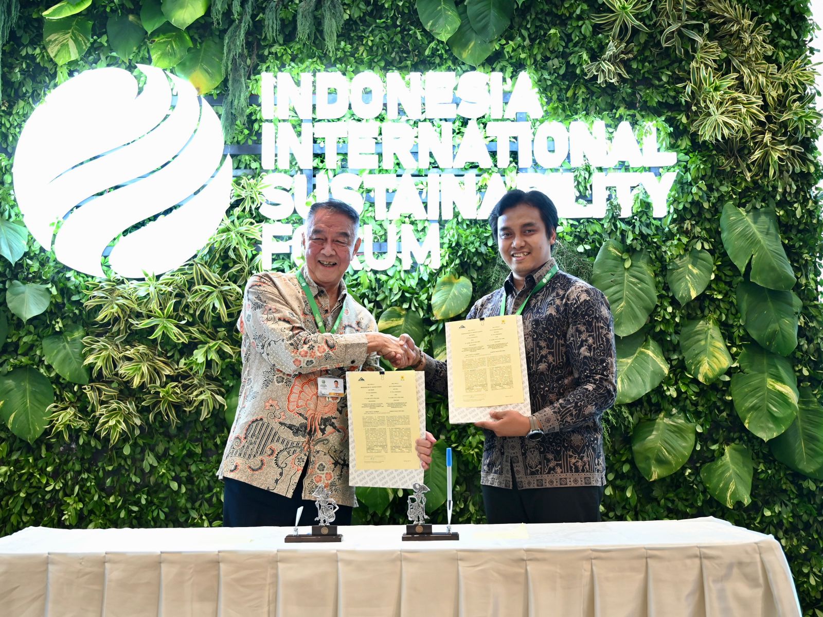 PLN Teken Dua MoU Terkait Pengembangan Infrastruktur Kendaraan Listrik