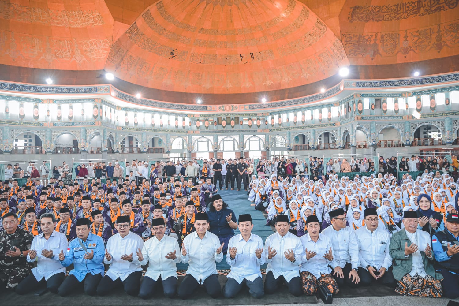 Wagub Banten A Dimyati Natakusumah Melepas Keberangkatan Kloter Pertama Jamaah Haji Provinsi Banten 1446 H