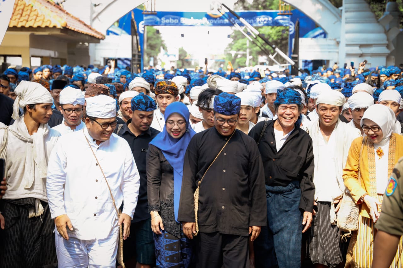 Sambut Warga Baduy, Gubernur Banten Andra Soni : Sangat Menginspirasi Dalam Menjaga Kelestarian Alam dan Adat