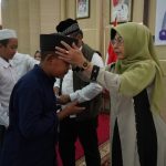 Bupati Pandeglang Dewi Setiani Berikan Santunan kepada Ratusan Anak Yatim pada 10 Muharam