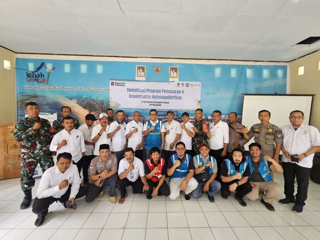 Peserta Sosialisasi PLN ULP Malingping Di Kampung Cibobos, Lebak