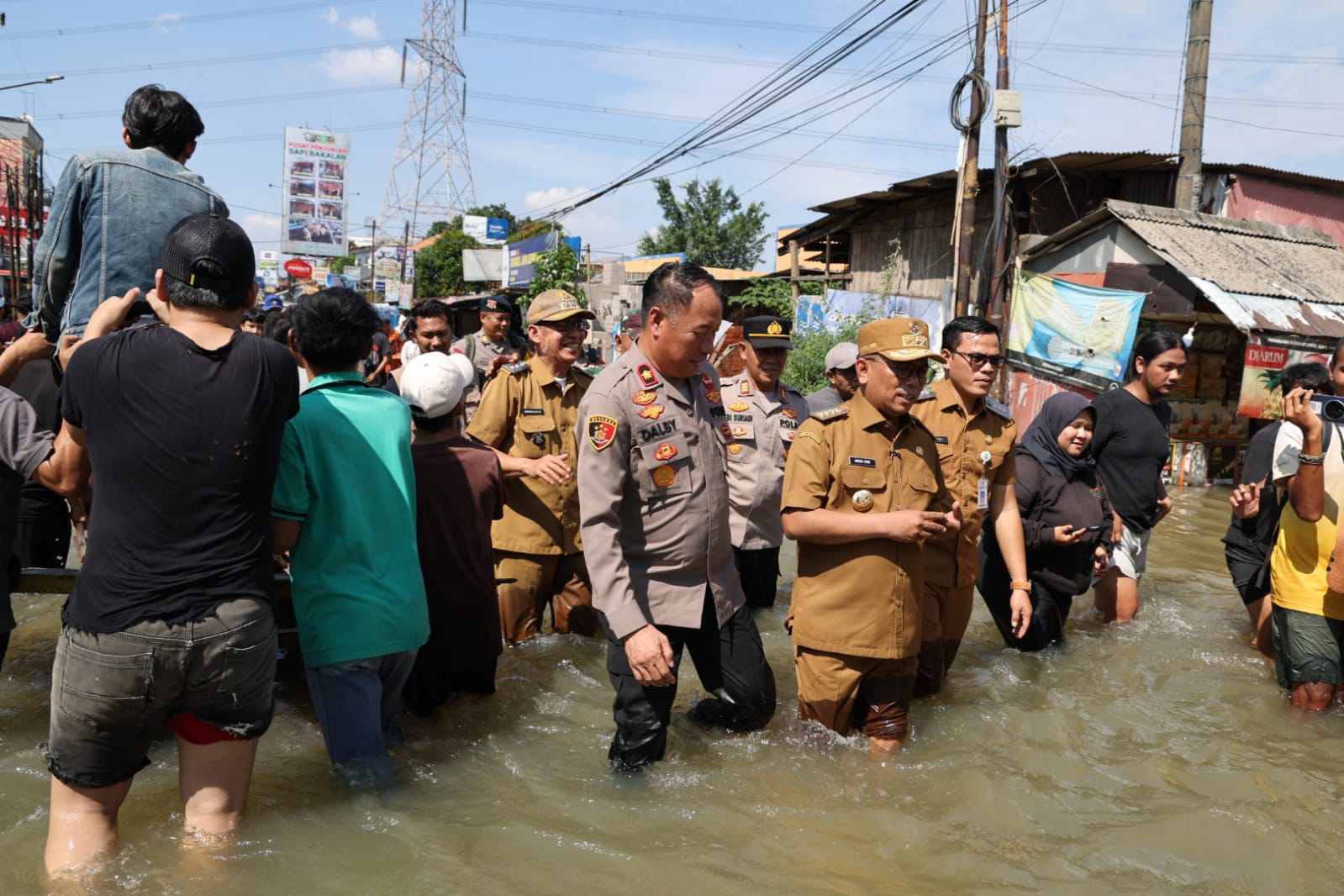 Tinjau Banjir Tangerang, Gubernur Banten Andra Soni: Perlu Solusi Teknis dan Kebijakan Secara Terpadu