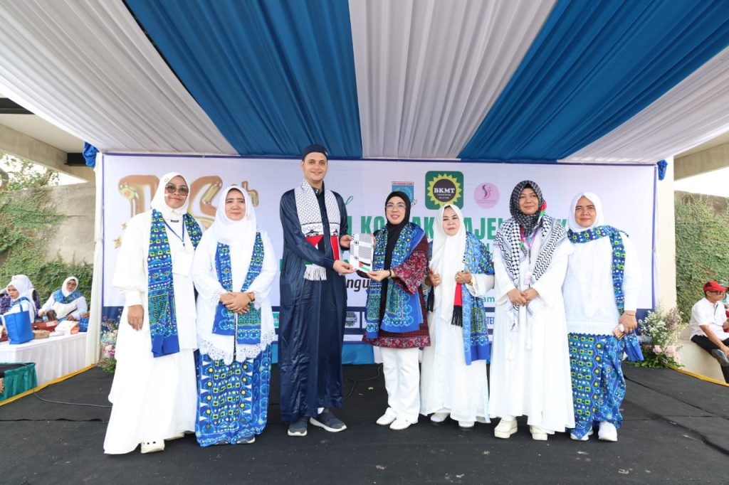 Tinawati Andra Soni hadiri Milad BKMT Kota Tangerang Selatan