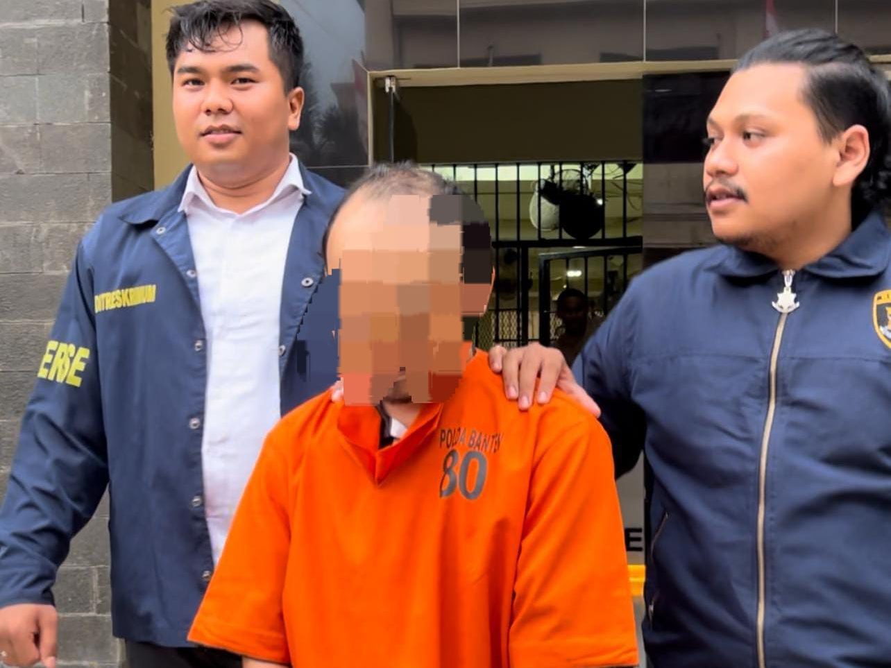 IS (36) seorang wiraswasta pelaku pencabulan anak dibawah umur dengan korban inisial Bunga berumur 12 tahun ditangkap Ditreskrimun Polda Banten