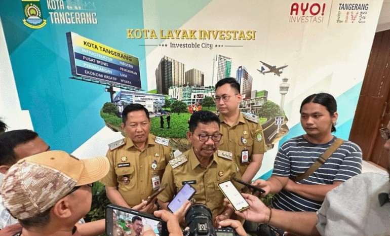 Wali Kota Tangerang , Sachrudin saat diwawancarai awak media usai Apel pagi,Senin (4/08/2025). [Istimew