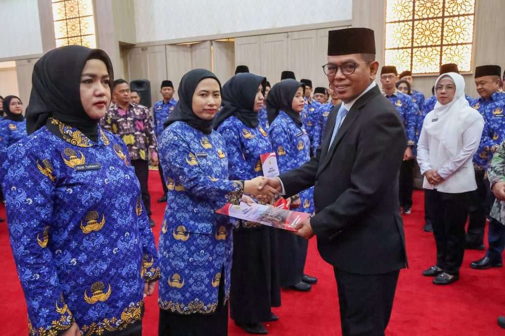 Gubernur Banten serahkan SK PPPK Pemprov Banten
