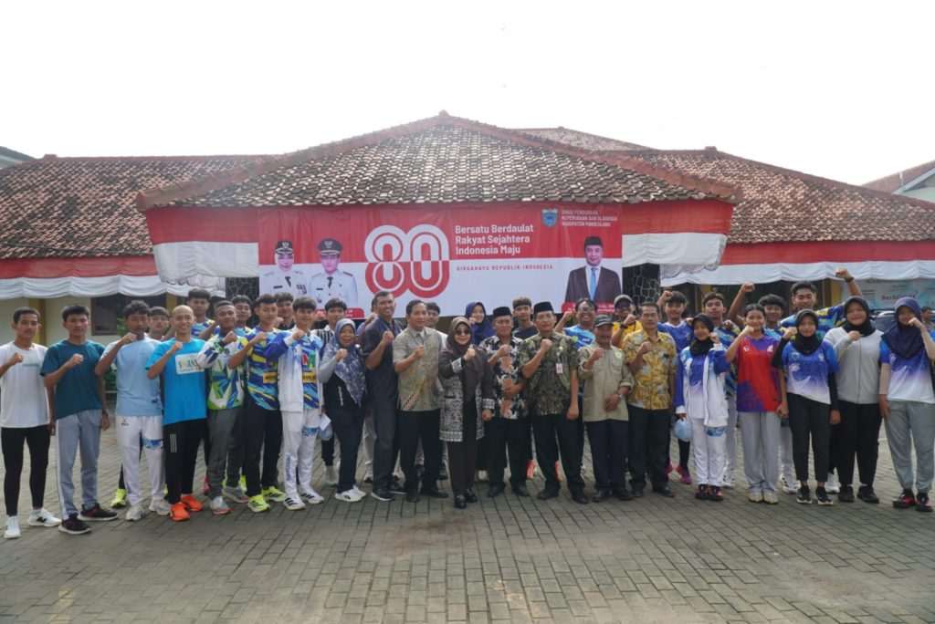 Bupati Pandeglang lepas atlet atletik ke Kejurda