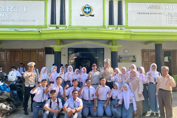 Jasa Raharja Dan Polresta Serang Gelar Kegiatan PPKL Dan Sosialisasi Keselamatan Lalu Lintas di Sekolah