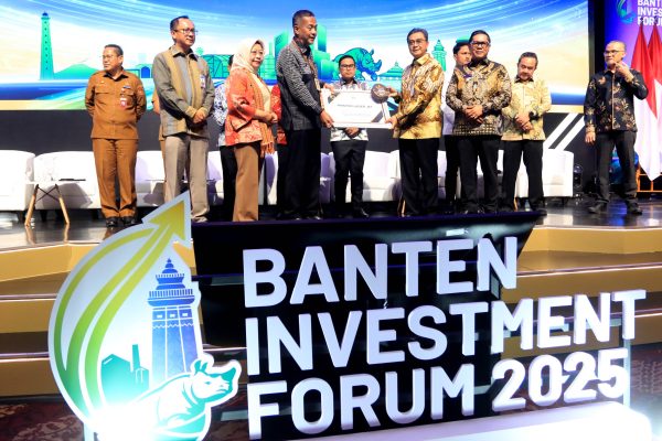 DPMPTSP Kota Tangerang Raih Penghargaan Banten Investment Forum