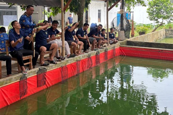 Hari Sumpah Pemuda, Warga Binaan Lapas Serang Antusias Ikuti Lomba Mancing Ikan Lele