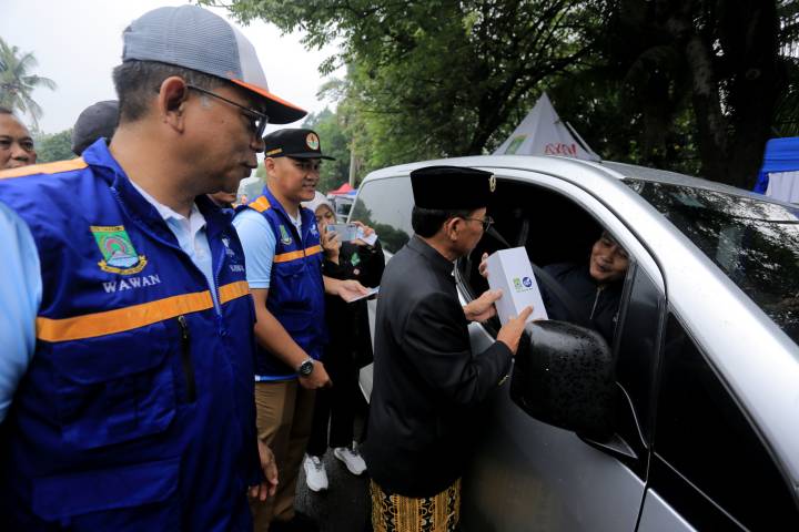 This image has an empty alt attribute; its file name is bank-foto-aB5jWUW4pKxGFKmH8snK1761638447.jpg