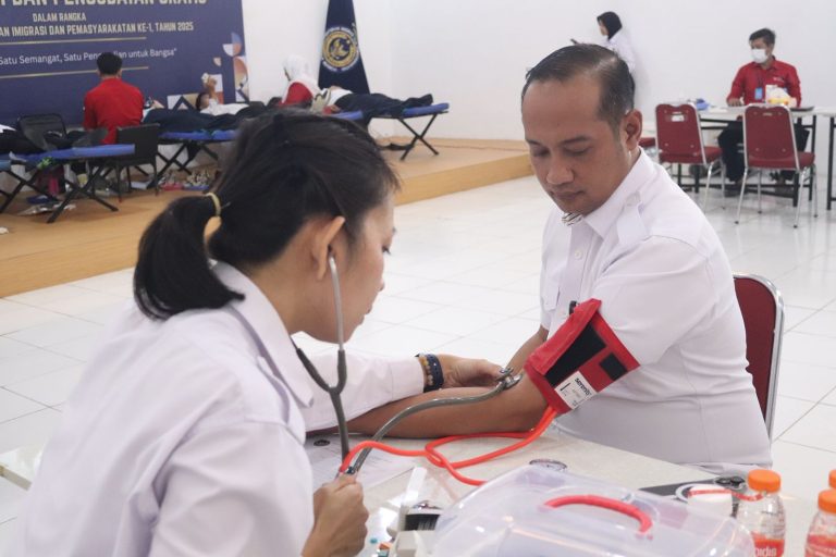 Sambut HUT ke-1 Kemenimipas, Lapas Serang Gelar Donor Darah dan Cek Kesehatan Gratis
