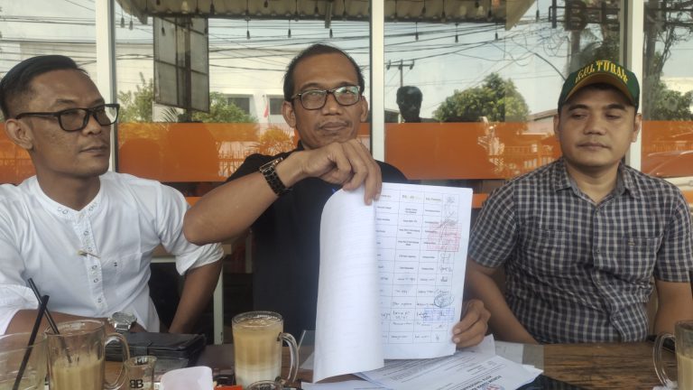 Terisolir, FOSURA dan Warga Minta DPRD Gelar Hearing